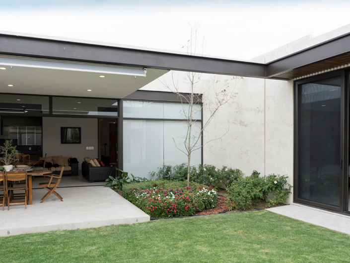 CASA J1